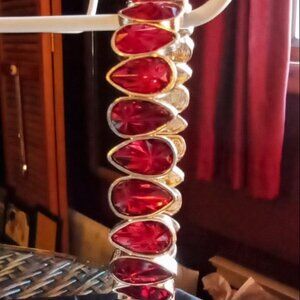 Sparkly Ruby Red Teardrop Gold Tone Stretch Cuff Crystal Faceted Bracelet